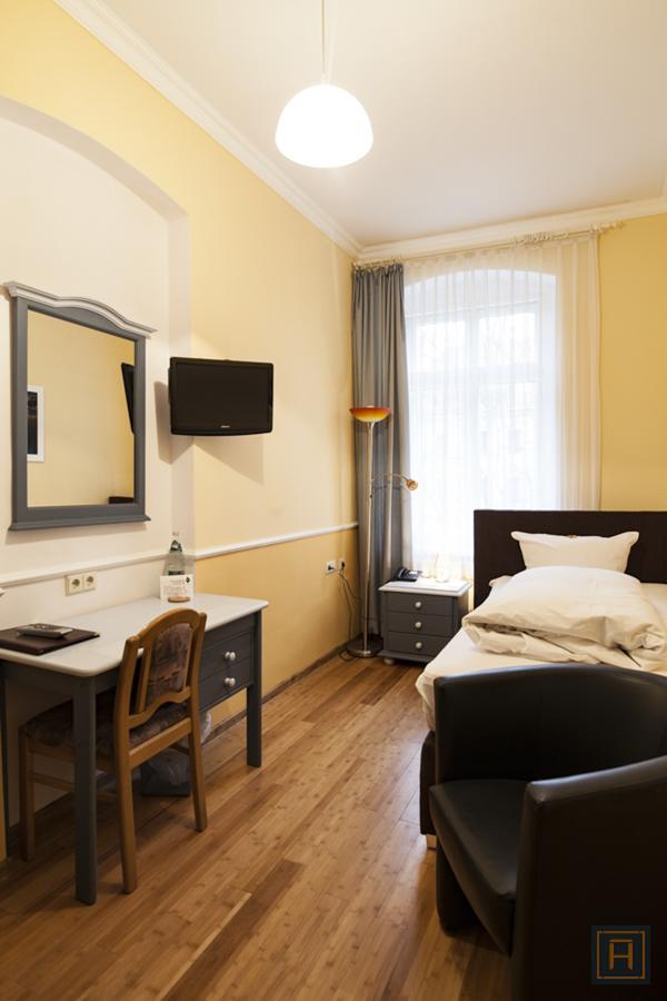 Standard Single Room,644568681:JPEG