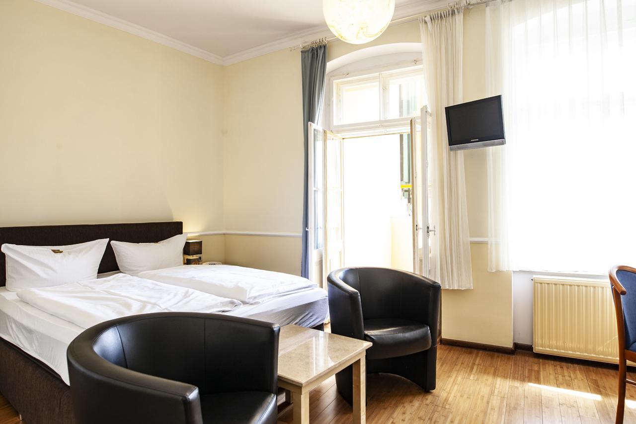 Double or Twin Room,1302312022:JPEG
